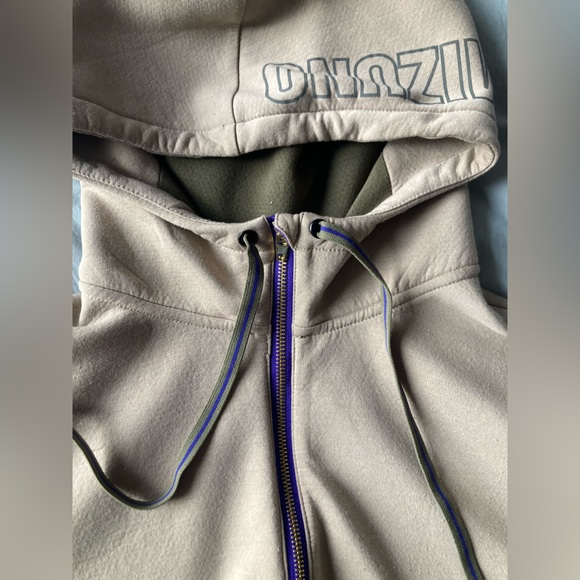 Mizuno ronda rousey reputation cropped zip up - Picture 2 of 6